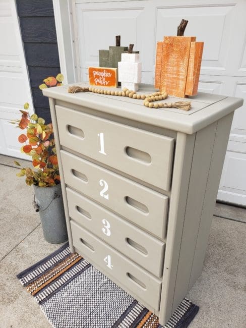 learn how to paint furniture with mudpaint clay paint